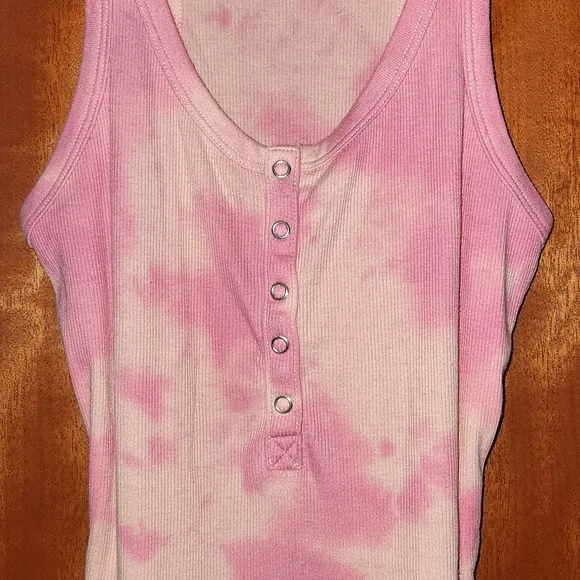 Like New! Perfect Pink Tie-Dye Tank Top - Picture 3 of 8